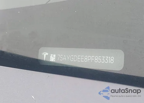 2023 Tesla Model Y Awd/Long Range Dual Motor All-Wheel Drive z USA, uszkodzony, nr VIN 7SAYGDEE8PF853318